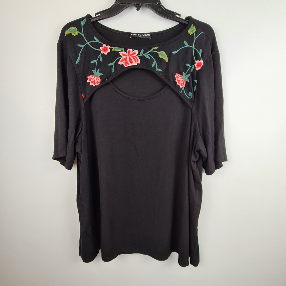 Kim & Cami Womens 3X Black Floral Embroidered Mesh Keyhole Short Sleeve Top